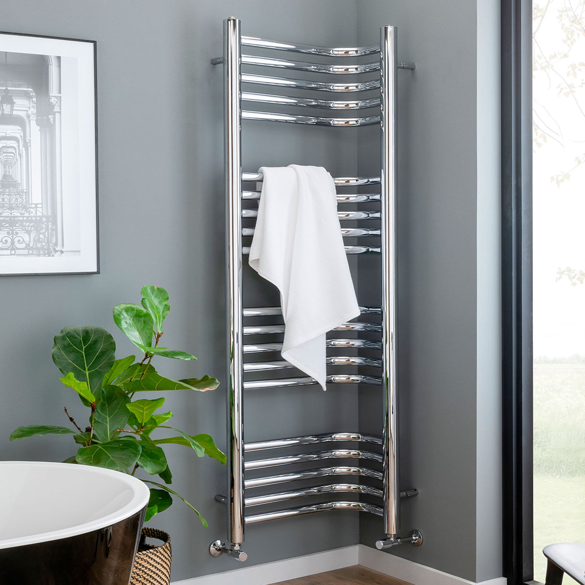 Vogue Inttra Wall Mounted Heated Towel Rail