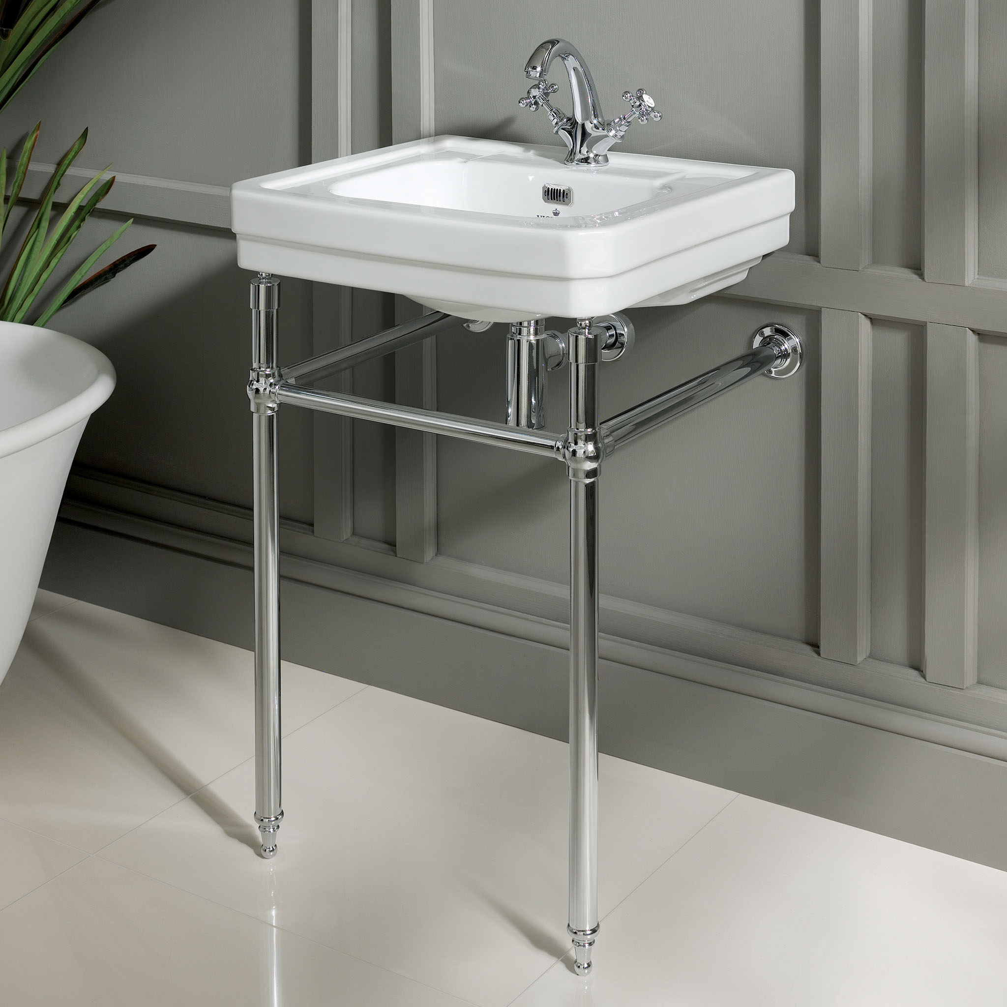 BC Designs Victrion 540 Traditional Basin Stand & Basin